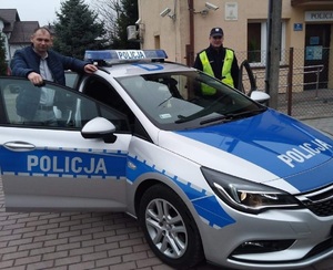 radiowóz i policjanci ze Stoczka Łukowskiego